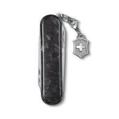 Couteau Suisse Victorinox Classic SD Brilliant Carbon -Polyvalent Couteaux Magasin couteau suisse victorinox classic sd brilliant carbon 2
